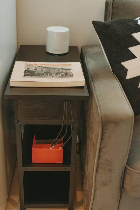 Agave Tiny House At Cactus Flower-Hot Tub-Pet Friendly-No Pet Fees! แอลบูเคอร์คี ภายนอก รูปภาพ